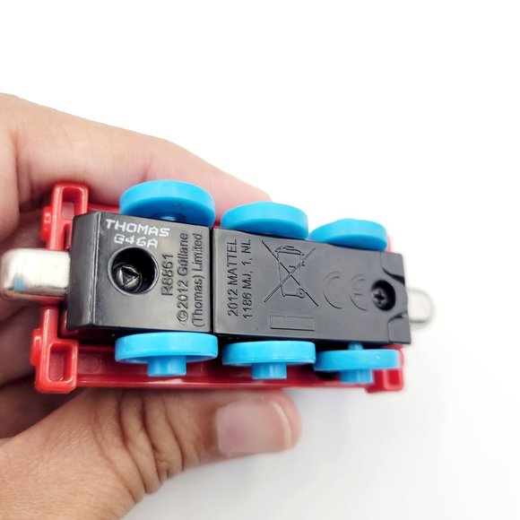 Mattel Gullane Thomas & Friends Blue & Red Thomas the Train with Sounds 2013 - Picture 8 of 10